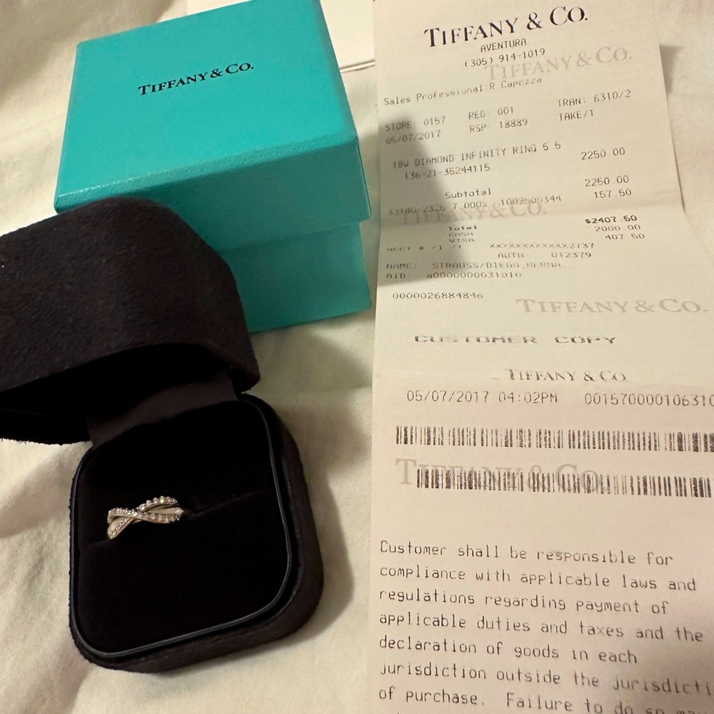 COPY - Tiffany & Co Infinity ring, diamonds white gold.